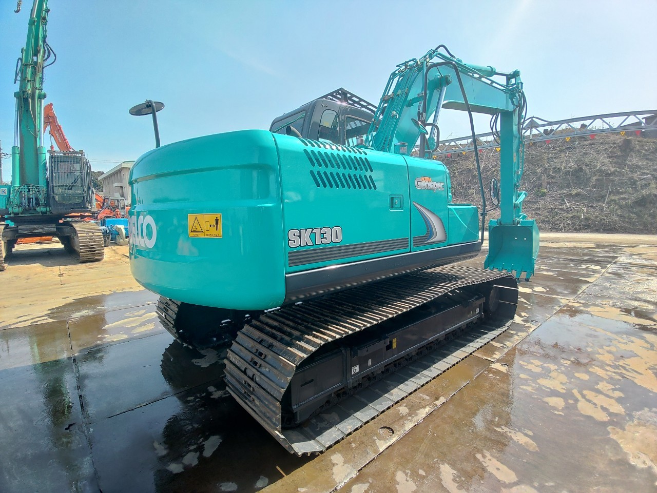 ID64591】SK130-8 未使用機 ☆スーパーセール☆ | 特選解体重機